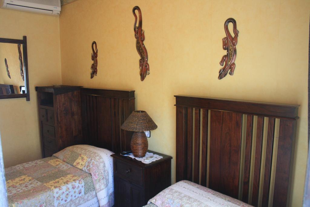 Hostal Restaurante La Diligencia Cunit Quarto foto
